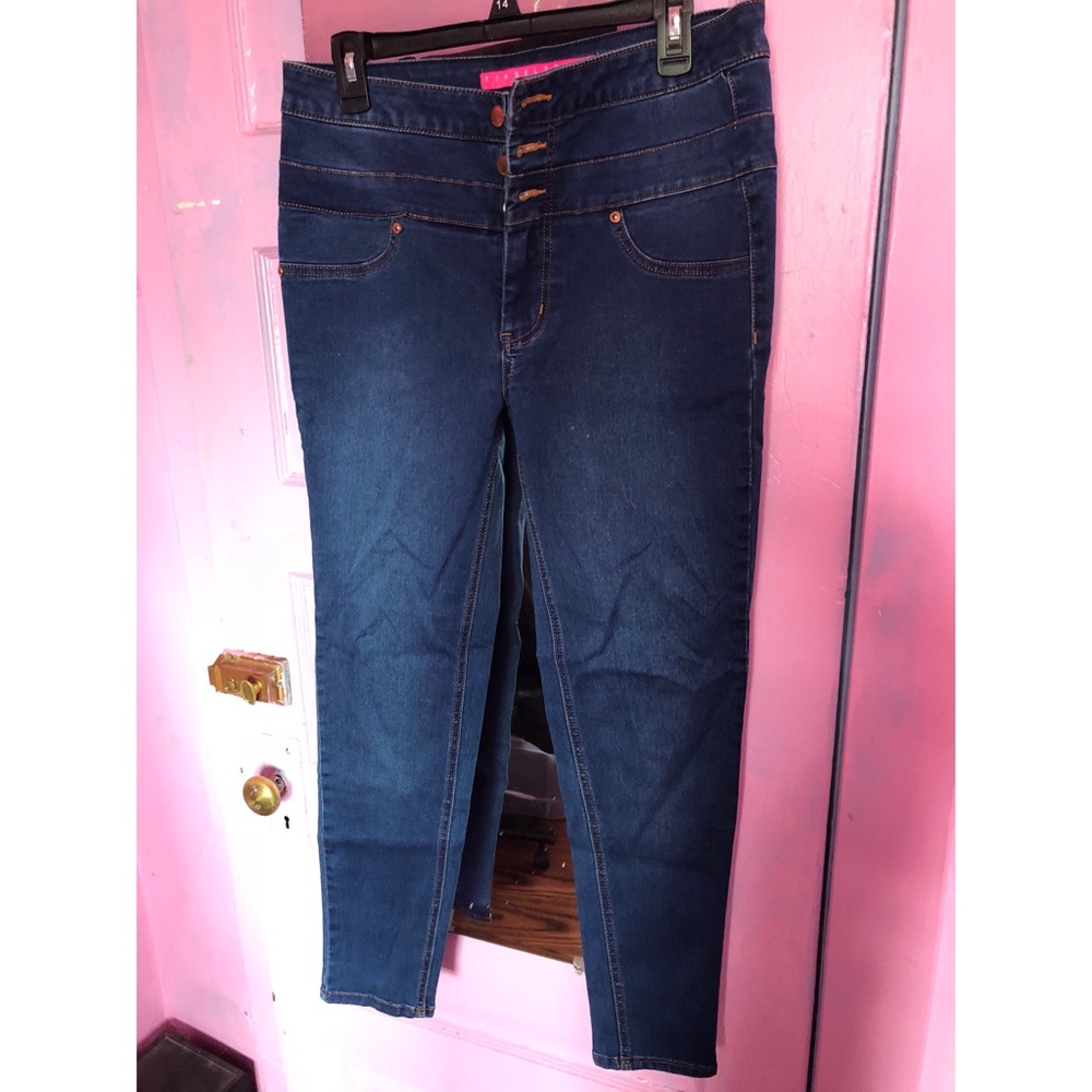 Size 11, Tinseltown high waisted jeans